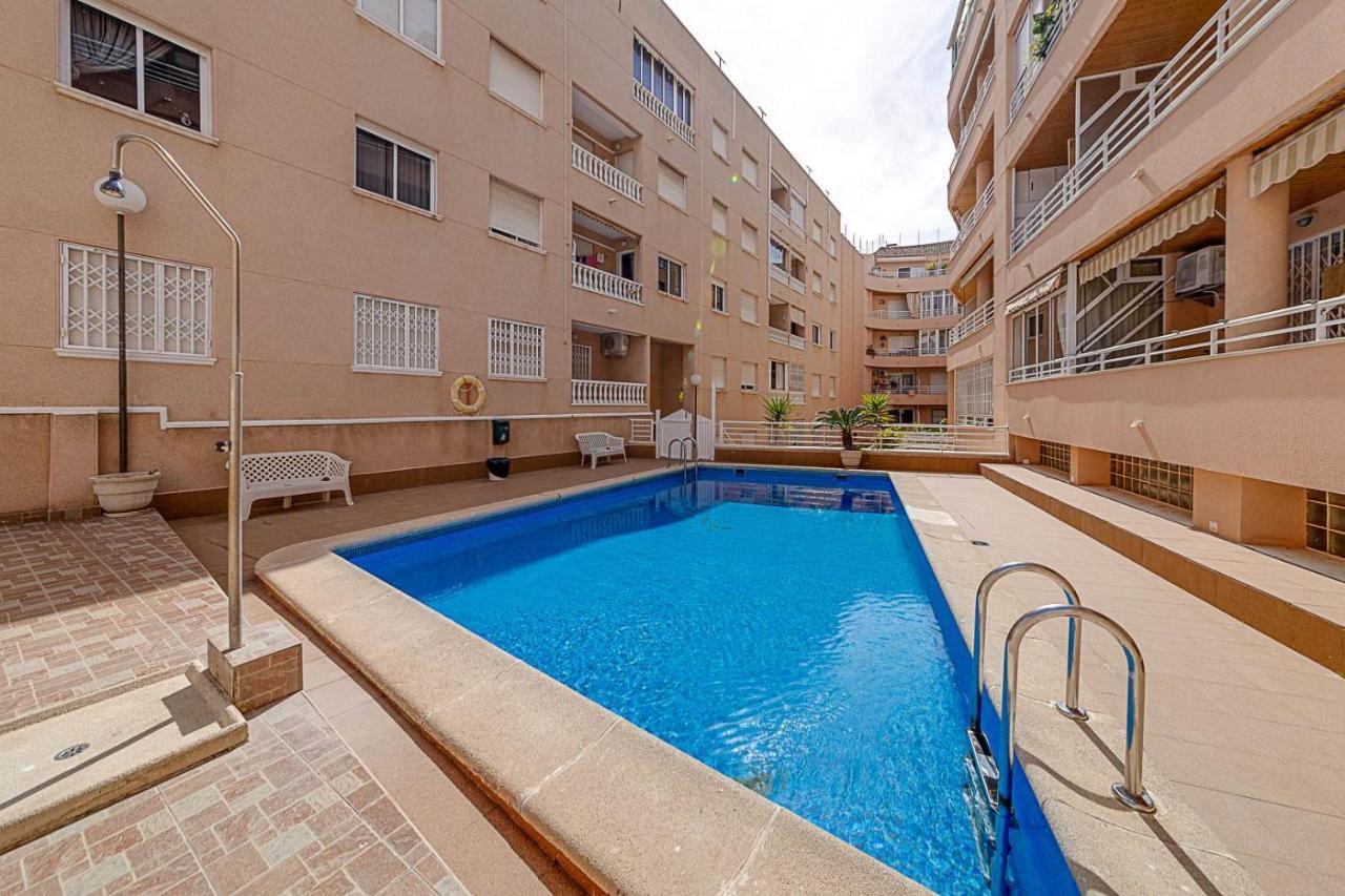 Cozy Appartment Torrevieja At Irina Extérieur photo